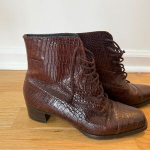 Vintage Italian real leather Joan & David - Brown Crocodile lace-Up ankle boots